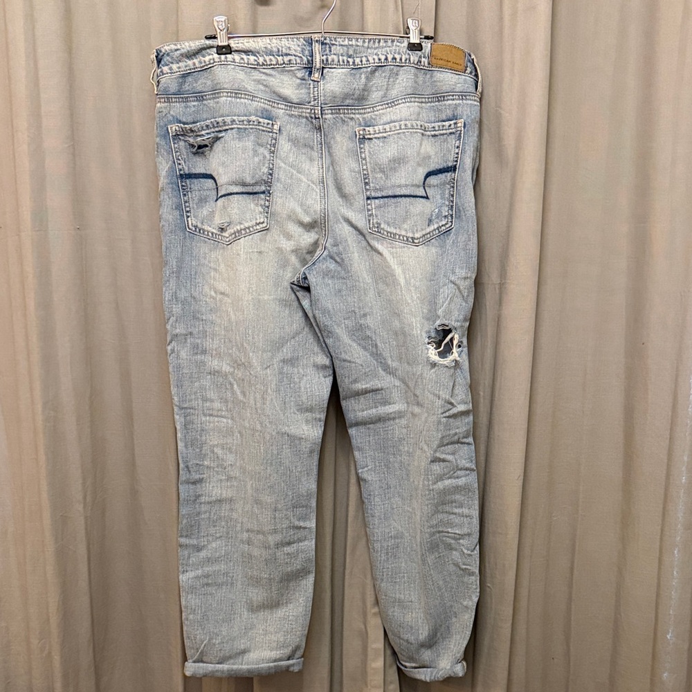Tomgirl American Eagle Outfitters Light Blue Distressed Jeans - Picture 2 of 7